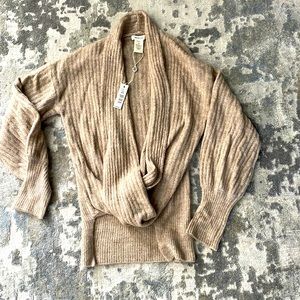 NWT- MAX STUDIO Women's Blonde Ribbed Cozy Knit Wrap Pullover-XS